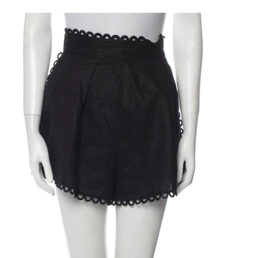 Bellitude shorts in airy dotted linen